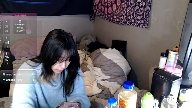 Snapshot of London_Ray chatting on 11.21.25 London Ray online show from 11.21.25