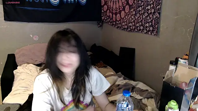 Snapshot of London_Ray chatting on 11.23.25 London Ray online show from 11.23.25