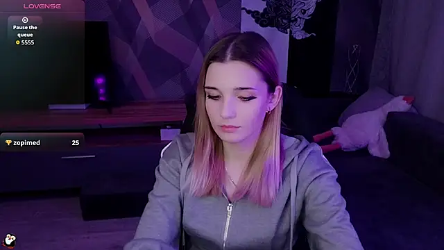 Sandy Belle online show from 10.28.25