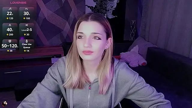 Sandy Belle online show from 10.29.25