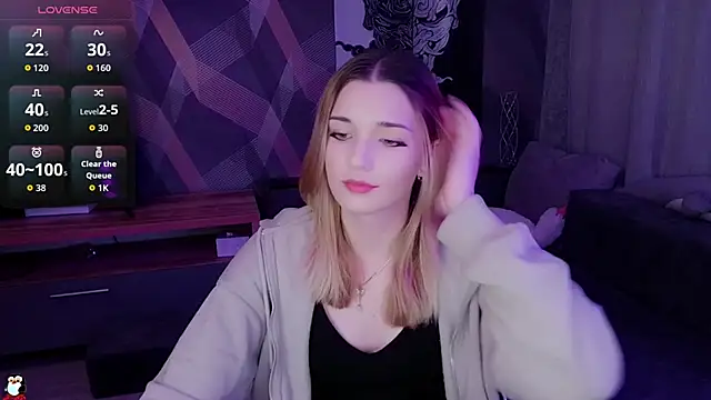 Sandy Belle online show from 11.04.25