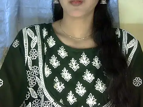 Snapshot of zara_Khan0 chatting on 09.13.25 zara Khan0 online show from 09.13.25