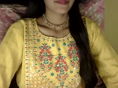 zara Khan0 online show from 10.29.25