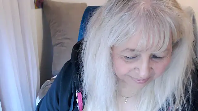 Snapshot of SusiLifeXXX chatting on 11.05.25 SusiLifeXXX online show from 11.05.25