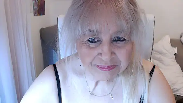 Snapshot of SusiLifeXXX chatting on 11.23.25 SusiLifeXXX online show from 11.23.25