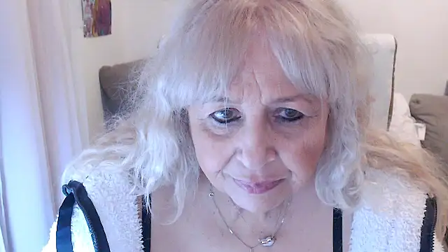 Snapshot of SusiLifeXXX chatting on 12.01.25 SusiLifeXXX online show from 12.01.25