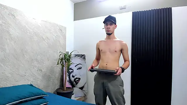 Snapshot of _Axel_09 chatting on 10.01.25 Axel 09 online show from 10.01.25