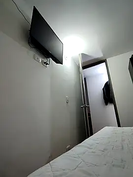 Snapshot of caballero-97 chatting on 09.24.25 caballero-97 online show from 09.24.25