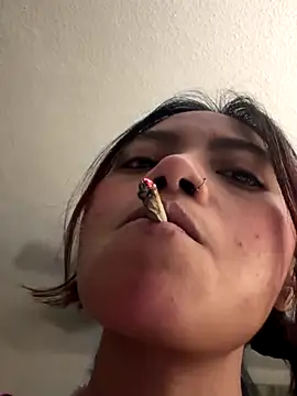 Nia Desire online show from 11.20.25