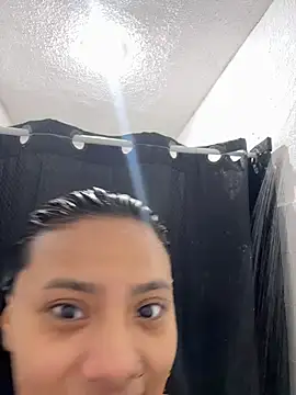 Snapshot of Nia_Desire chatting on 05.19.26 Nia Desire online show from 05.19.26