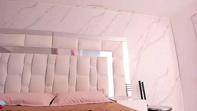 Maia Park online show from 12.21.25