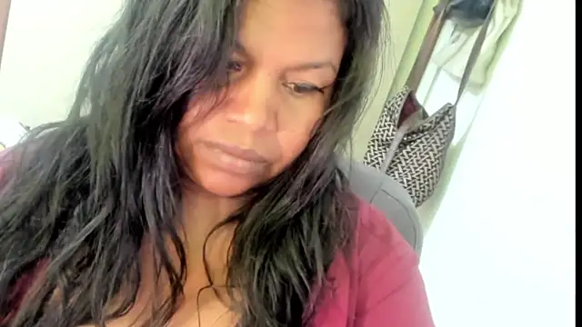 Snapshot of ebonylouissexyhot chatting on 10.04.25 ebonylouissexyhot online show from 10.04.25