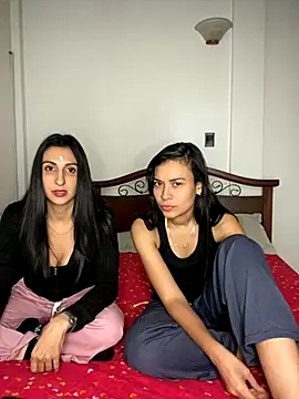 Snapshot of Saloriz_Col chatting on 12.02.25 Saloriz Col online show from 12.02.25