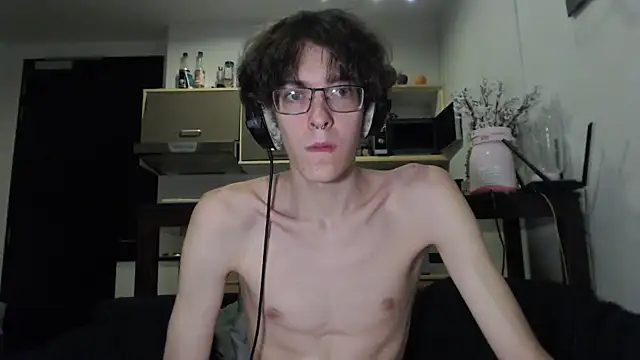 Snapshot of LovesomeCookie chatting on 10.08.25 LovesomeCookie online show from 10.08.25