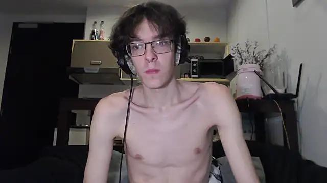 Snapshot of LovesomeCookie chatting on 10.13.25 LovesomeCookie online show from 10.13.25