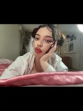 Snapshot of Hannah_xBaby chatting on 11.12.25 Hannah xBaby online show from 11.12.25