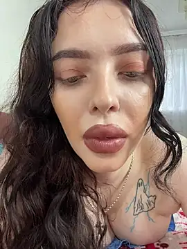 Snapshot of Hannah_xBaby chatting on 11.23.25 Hannah xBaby online show from 11.23.25