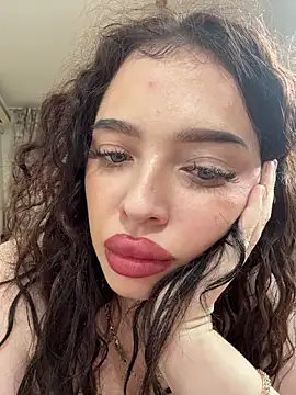 Snapshot of Hannah_xBaby chatting on 12.04.25 Hannah xBaby online show from 12.04.25