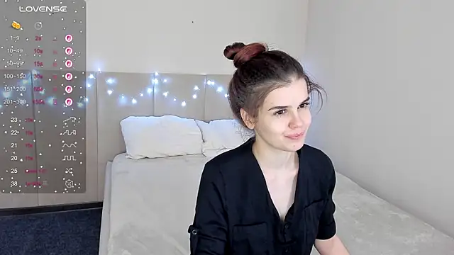 Snapshot of Infinity_Ti chatting on 12.23.25 Infinity Ti online show from 12.23.25