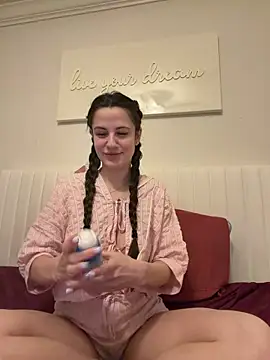 heyitsmadig online show from 03.13.26