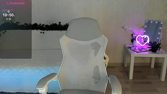 Snapshot of ArleneThomas chatting on 10.04.25 ArleneThomas online show from 10.04.25