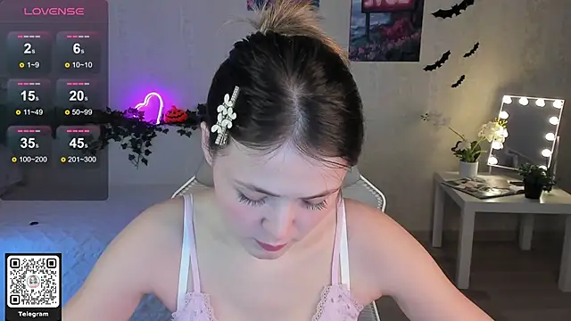 Snapshot of ArleneThomas chatting on 11.07.25 ArleneThomas online show from 11.07.25