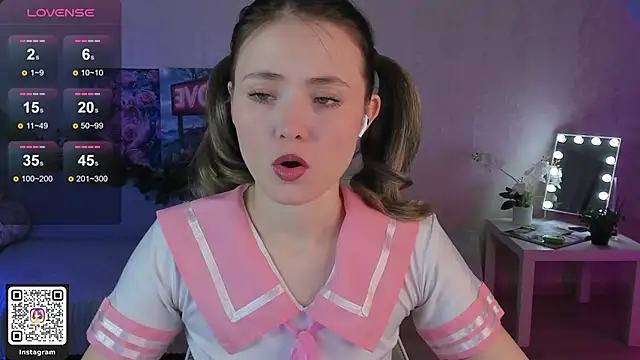 Snapshot of ArleneThomas chatting on 12.05.25 ArleneThomas online show from 12.05.25