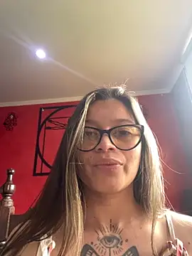 Snapshot of KoraSweett chatting on 11.24.25 KoraSweett online show from 11.24.25