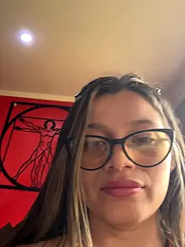 Snapshot of KoraSweett chatting on 11.25.25 KoraSweett online show from 11.25.25