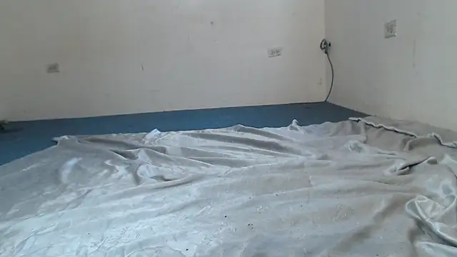 Snapshot of BlondZilla chatting on 11.11.25 BlondZilla online show from 11.11.25