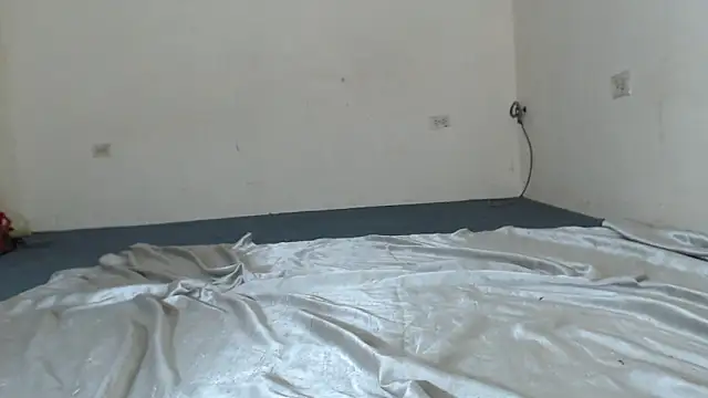 Snapshot of BlondZilla chatting on 11.12.25 BlondZilla online show from 11.12.25