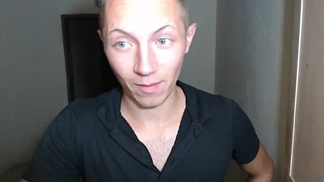 Snapshot of BlondZilla chatting on 11.16.25 BlondZilla online show from 11.16.25