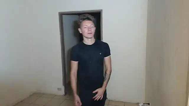 Snapshot of BlondZilla chatting on 12.14.25 BlondZilla online show from 12.14.25