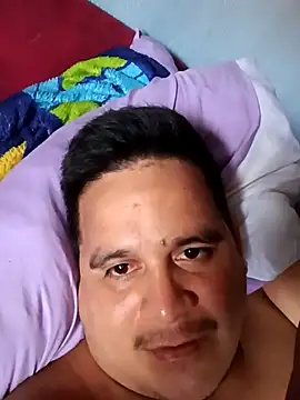 Snapshot of reguetones92 chatting on 04.29.26 reguetones92 online show from 04.29.26