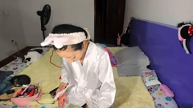 Anais lux online show from 04.15.26