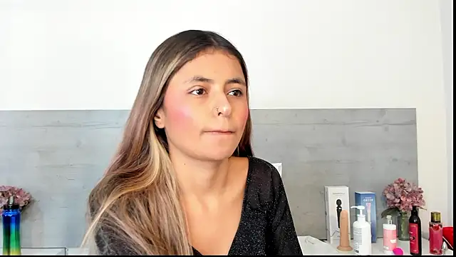 sunnyWhitee online show from 03.23.26