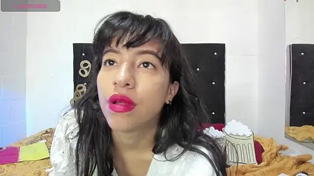 Snapshot of princess_Gyal chatting on 10.05.25 princess Gyal online show from 10.05.25