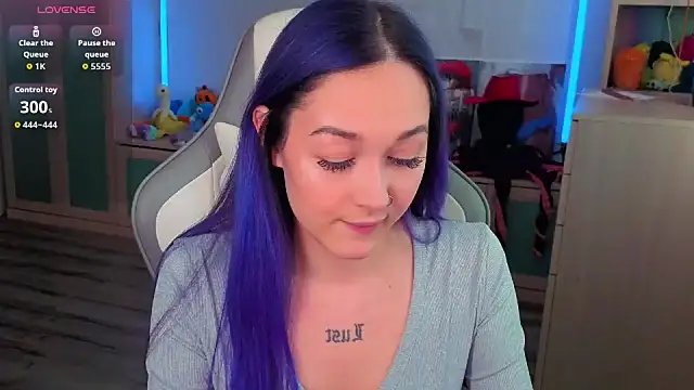 Snapshot of Im_suka chatting on 10.24.25 Im suka online show from 10.24.25