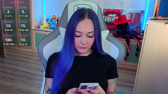 Snapshot of Im_suka chatting on 10.25.25 Im suka online show from 10.25.25