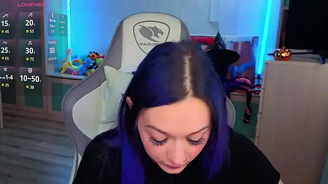 Snapshot of Im_suka chatting on 10.29.25 Im suka online show from 10.29.25