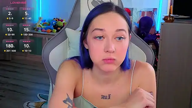 Snapshot of Im_suka chatting on 11.14.25 Im suka online show from 11.14.25