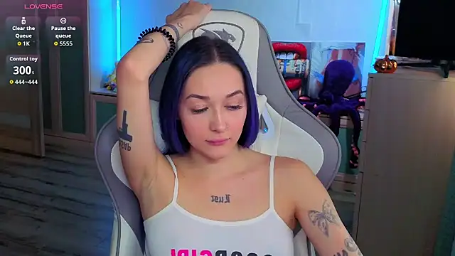 Snapshot of Im_suka chatting on 11.20.25 Im suka online show from 11.20.25