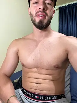 Snapshot of MaxDell chatting on 09.24.25 MaxDell online show from 09.24.25