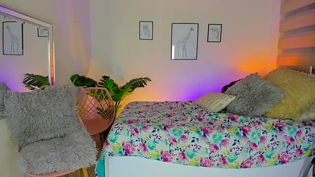 Snapshot of LusyKitty chatting on 09.17.25 LusyKitty online show from 09.17.25