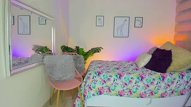 Snapshot of LusyKitty chatting on 09.18.25 LusyKitty online show from 09.18.25