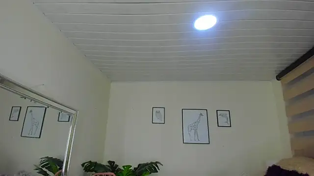 Snapshot of LusyKitty chatting on 09.22.25 LusyKitty online show from 09.22.25