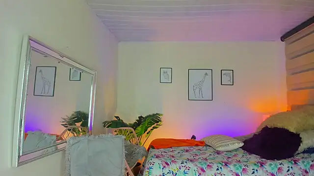 Snapshot of LusyKitty chatting on 09.24.25 LusyKitty online show from 09.24.25