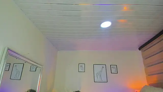 Snapshot of LusyKitty chatting on 09.30.25 LusyKitty online show from 09.30.25