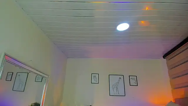 Snapshot of LusyKitty chatting on 10.02.25 LusyKitty online show from 10.02.25