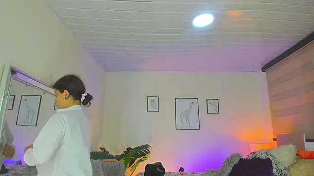 Snapshot of LusyKitty chatting on 10.14.25 LusyKitty online show from 10.14.25